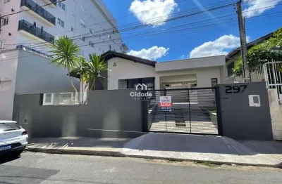 Casa com 3 quartos para alugar no Nova Brasília, Jaraguá do Sul  por R$ 3.800