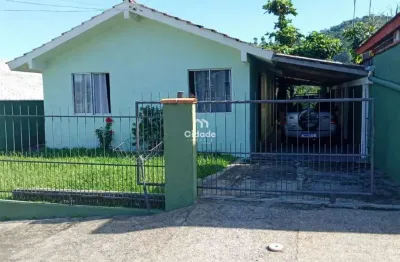 Casa com 3 quartos para alugar no Amizade, Jaraguá do Sul  por R$ 2.300