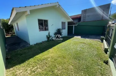 Casa com 3 quartos para alugar no Amizade, Jaraguá do Sul  por R$ 2.300