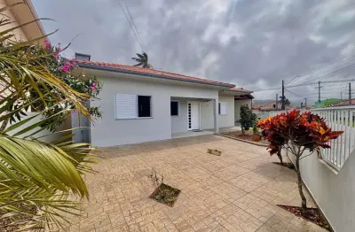 Casa para locação em garopaba, areias de palhocinha, 3 dormitórios, 1 suíte, 2 banheiros, 3 vagas