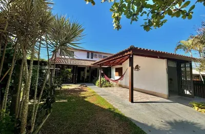 Casa para venda em garopaba, centro de garopaba, 4 dormitórios, 2 suítes, 2 banheiros, 1 vaga