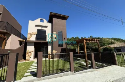 Sobrado para Locação em Garopaba, Areias do Macacu, 3 dormitórios, 3 suítes, 3 banheiros, 1 vaga