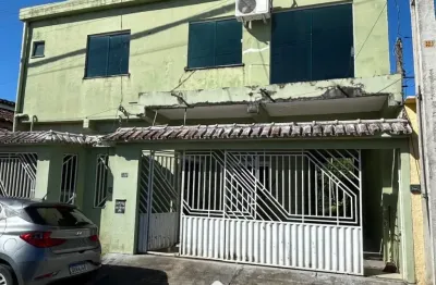 Vendo ampla casa em condomínio fechado - 04 quartos - duplex - quintal - 02 vagas