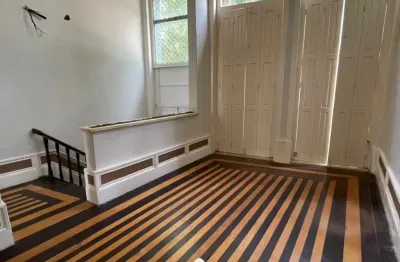 Vendo casa comercial - 247m2 - nazaré - espaço amplo - 03 salas - 12 vagas