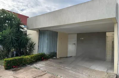 Vendo casa cond jardim espanha - 03 quartos + escritório - térrea - modulados - splits - 02 vagas