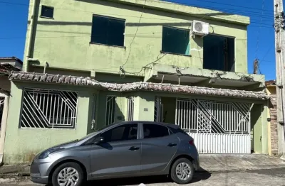 Vendo casa no residencial itapuã - 04 quartos - dois pavimentos - ampla - 02 vagas