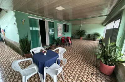 Vendo casa em condomínio fechado - 02 quartos - térrea - reformada - 02 vagas