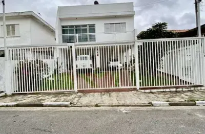 Linda casa na vila camargo entre a unimed e o square