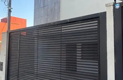 Sobrado novo no coqueiral | 105 m² | suíte com closet + 2 quartos | 2 vagas