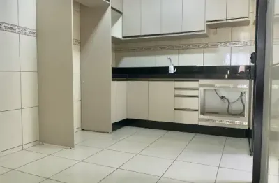 Casa térrea semi-mobiliada com 3 quartos à venda no bairro neva em cascavel.