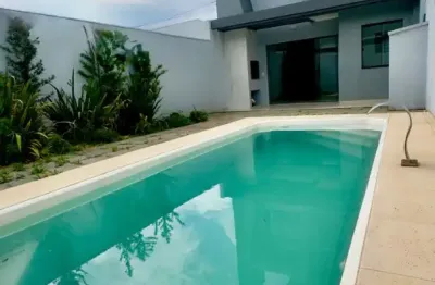 Sobrado novo no universitário, 98m2, 3 quartos, 2 vagas e piscina.