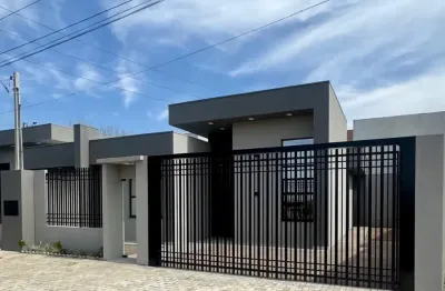 Casa nova no bairro universitário, 81m2,  3 quartos, 4 vagas e área gourmet com churrasqueira.