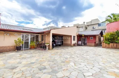 Casa com 3 quartos à venda na rua raquel prado, 1185, bom retiro, curitiba, 200 m2 por r$ 750.000