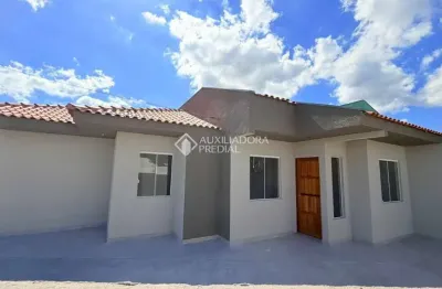 Casa com 3 quartos à venda na Rua Astorga, 157, Guaraituba, Colombo, 55 m2 por R$ 380.000