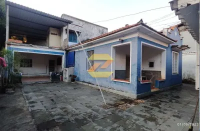 Duas casas e uma kitnet em padre miguel, próximo à estrada do realengo