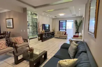 Apartamento com 3/4 suítes, com varanda e closet com 2 vagas de garagem.