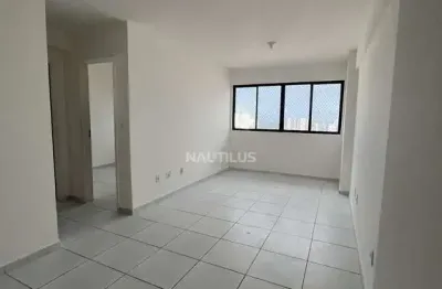 Apartamento para locação com 2/4 sendo 1 suíte e 3 vagas de garagem.