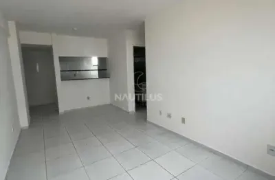 Apartamento para locação com 2/4 sendo 1 suíte e 3 vagas de garagem.