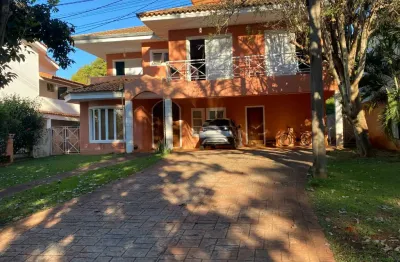 Sobrado com 4 suítes no condomínio vivendas do lago