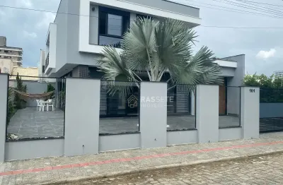 Linda casa mobiliada alto padrão no gravatá, à 150 metros do mar !