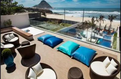 Apartamento com clube na praia de frente para o mar