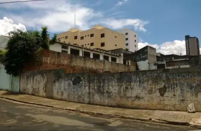 Terreno de Esquina Premium: Localização Estratégica Próximo ao Piracicamirim.