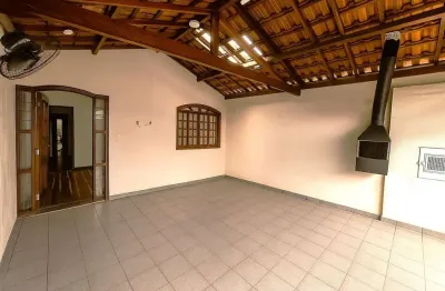Casa c/ 3 quartos 1 suíte 2 banheiros e churrasqueira à venda, 100m² jd. morumbi