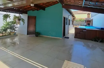 Casa a venda / térrea / 3 quartos / piscina/ churrasqueira / 122m2 /jd. caxambu