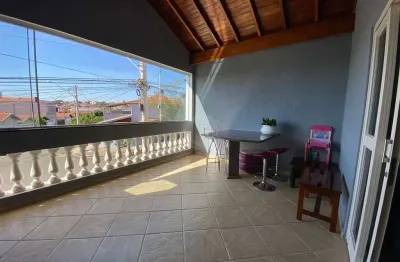 Casa a venda/ 3 quartos sendo 1 suite/ varanda/ 2 vagas/ nazareth 2 / piracicaba