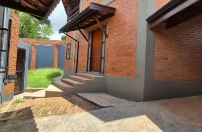 Belíssima casa para alugar  | completa, espaçosa e com área de lazer