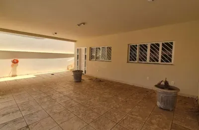 Casa com 3 quartos para alugar no Loteamento Santa Rosa, Piracicaba 
