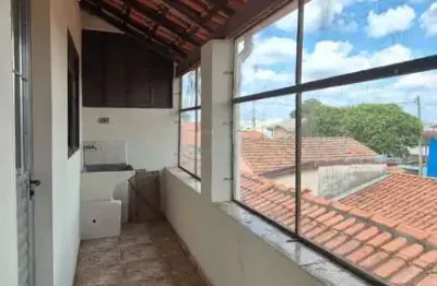 Casa sobreposta com 3 dormitórios – 135m² | ambientes arejados e iluminados