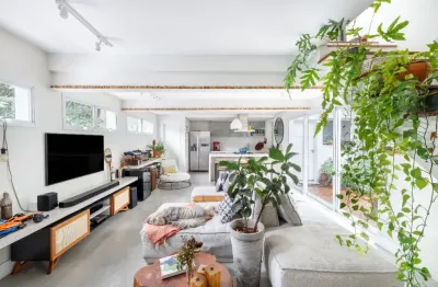 Casa com 3 quartos sendo 3 suites em rua fechada com portão automático  na vila olímpia