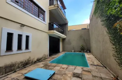 Para quem procura segurança e privacidade - casa em rua fechada