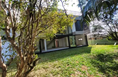 Casa em condomínio novo a venda no jardim dos estados ,  com 4 suítes  e 4 vagas