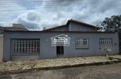 Casa a venda, 3 quarroa, 1 suite, construção 160m², jardim serrano, paracatu-mg