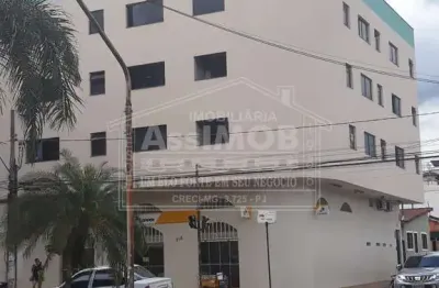 Kitinete para locação na av. olegario maciel no bairro centro em paracatu- mg