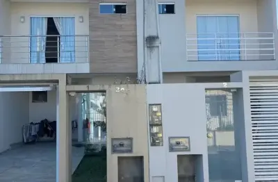 Sobrado de 02 suites semi mobiliado com  moveis e eletrso e ar condicionado no centro