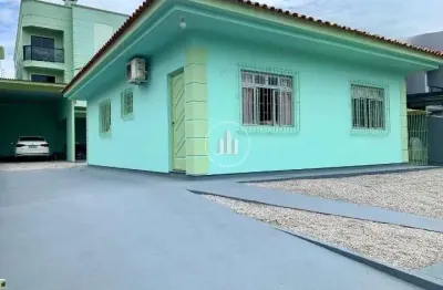 Casa com 3 quartos à venda na Rua Manoel Marques Júnior, 840, Serraria, São José
