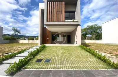 Casa com 4 quartos à venda na Avenida Deltaville, 301, Beira Rio, Biguaçu