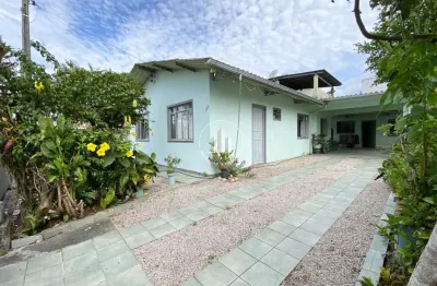 Casa com 5 quartos à venda na Rua José Fermínio Marçal, 228, Prado de Baixo, Biguaçu