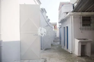 07 kitnets à venda cada uma com 20m² com quarto cozinha e banheiro, água e luz individualizado - op