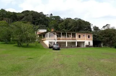 Chácara à venda, com 144.000m² com plantas frutíferas, espaço gramado, 3 lagos com nascentes, casa