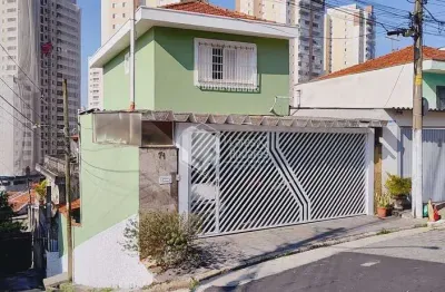 (sobrado + 1 casa)  com 216m² com 2 amplos dormitórios, área gourmet e 3 vagas de auto com portão a