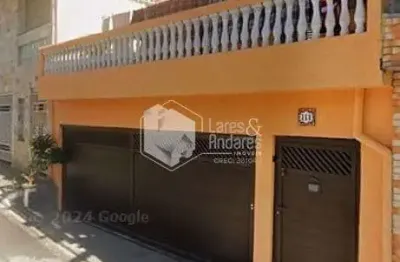 Sobrado invertido à venda, com 308² com 3 dorms, amplo terraço, lavanderia e quital - conjunto resi