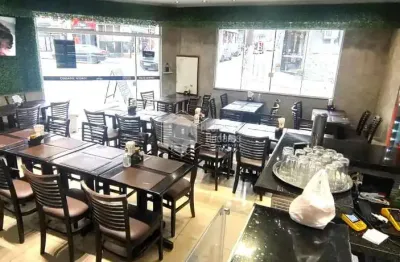 Ponto à venda, restaurante equipado e mobiliado a venda em localização privilegiada próximo do metr