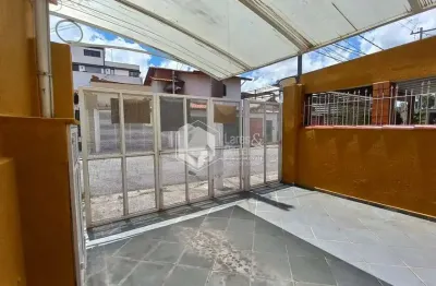 Linda casa térrea à venda de 125m² com 2 dormitórios e 2 salas,vila leopoldina em rua tranquila.  ó