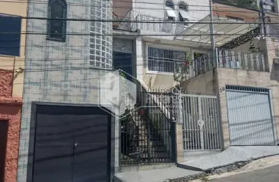 Sobrado à venda, 206 m² com 3 dormitorios  2 vagas de garagem  excelente para uso residencial ou co