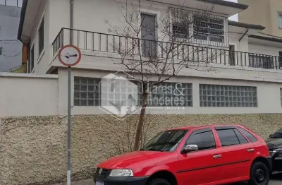 Sobrado à venda, 180 m² de area construida, sendo  3 dormitorios com 1 suite 4 vagas de garagem , b