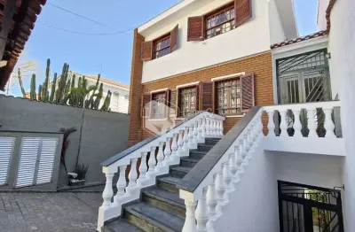 Sobrado para venda em água fria com 4 quartos, sendo 2 suítes, 210m²